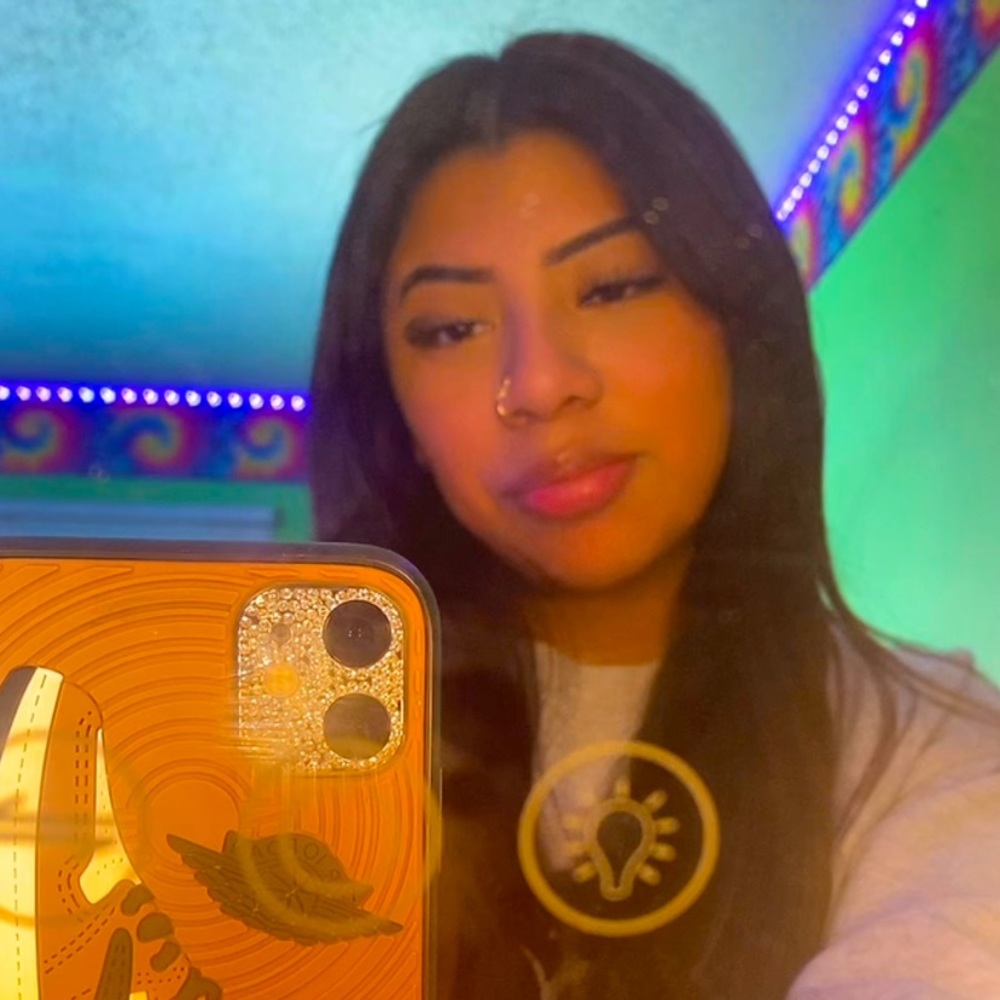 Meet your Posher, Danielle